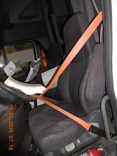 Freightliner Cascadia Left Seat