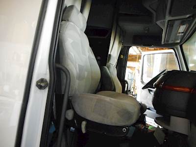 Volvo VNL670 Seat