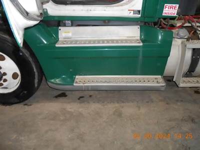 Freightliner Cascadia Left Fairing