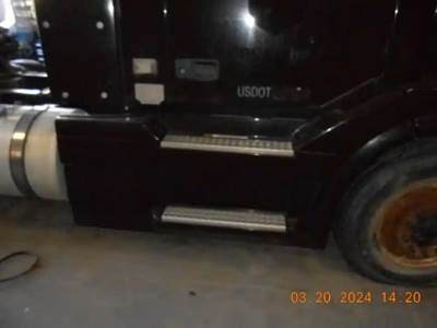 Volvo VNL Right Fairing