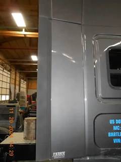 Freightliner Cascadia Right Sleeper Fairing