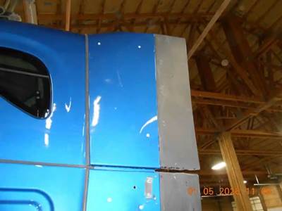 Freightliner Cascadia Left Sleeper Fairing