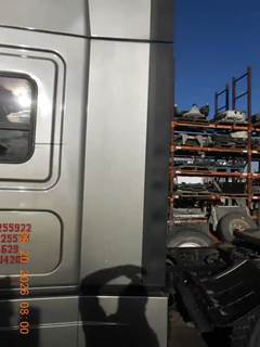 Freightliner Cascadia Left Sleeper Fairing