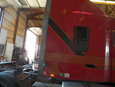 Freightliner Columbia 120 Sleeper Fairing for a 2005 Freightliner Columbia CL120