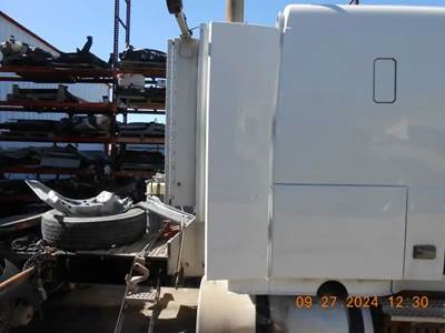 Volvo VNL Right Sleeper Fairing