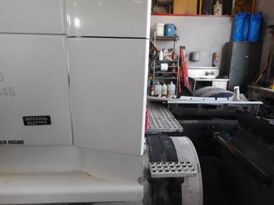 Volvo VNL64T Sleeper Fairing