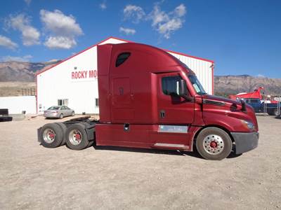 Freightliner Cascadia 126 Sleeper Semi Truck - Detroit, Amt