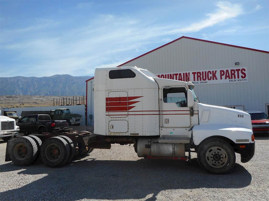 1995 Kenworth T600 Sleeper Truck