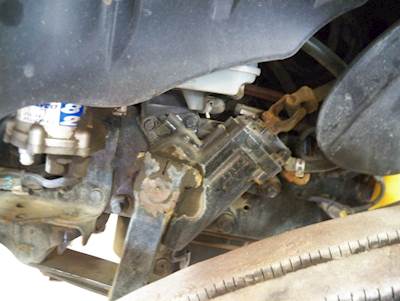 TRW/ROSS THP60010 Steering Gear / Rack for a 2007 Freightliner CL120