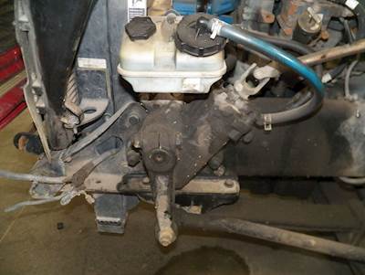 TRW/ROSS THP60011 Steering Gear / Rack for a 2006 Freightliner COLUMBIA 120