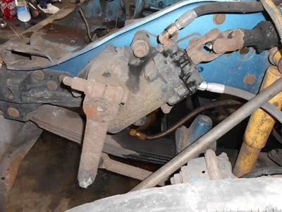 TRW/ROSS TAS65057A Steering Gear / Rack for a 2001 Kenworth W900