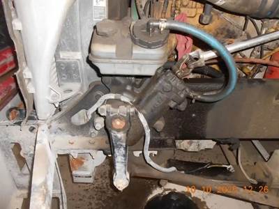TRW/ROSS THP60001 Steering Gear / Rack for a 2006 Freightliner COLUMBIA