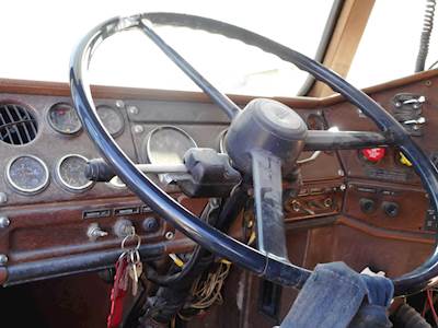 Freightliner Columbia 112 Steering Wheel for a 1986 Freightliner CL-112
