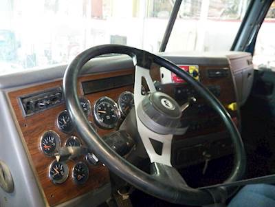 Western Star 4964EX Steering Wheel