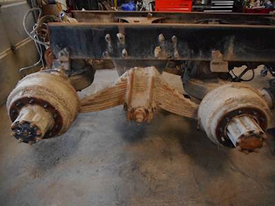 Mack DM688S Suspension