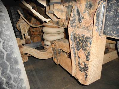 Hendrickson Tag / Pusher Axle for a 1997 Peterbilt 378