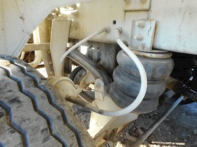 Hendrickson Tag / Pusher Axle for a 2007 Advance Cement Mixer