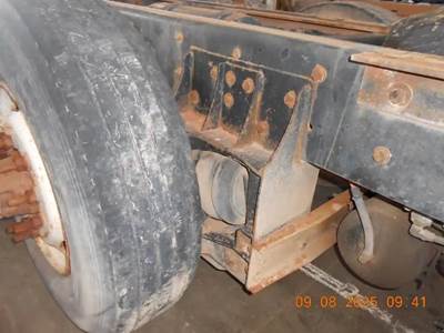 Watson & Chalin AL-220101-LP-8 Tag / Pusher Axle for a 2002 International 2674