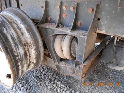 Watson & Chalin Tag / Pusher Axle for a 2003 International 2674