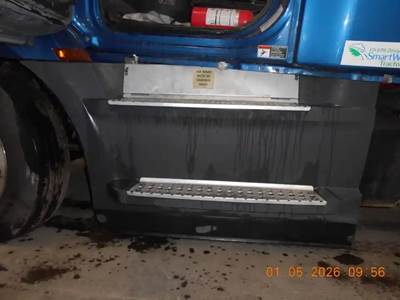 Freightliner Cascadia Left Tank Fairing