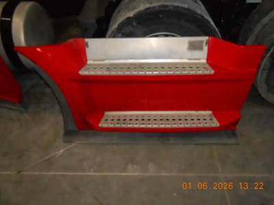 Freightliner Cascadia Left Tank Fairing