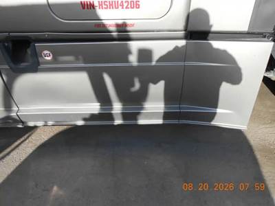 Freightliner Cascadia Left Tank Fairing
