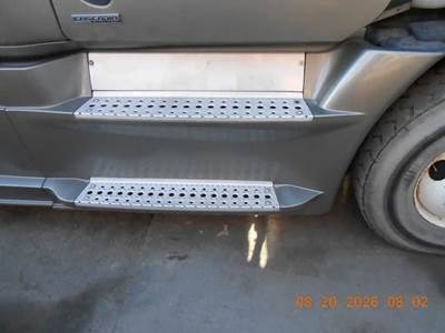 Freightliner Cascadia Right Tank Fairing