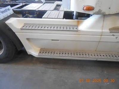 Freightliner Century Class Right Tank Fairing