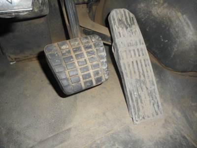 Freightliner M2 Throttle Position Sensor for a 2005 Freightliner M-2 BUSINESS CLASS