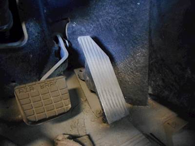 Mack CH613 Throttle Position Sensor for a 1999 Mack CH 613