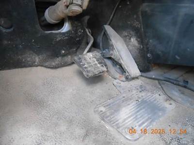 Mack Granite CV713 Throttle Position Sensor for a 2002 Mack CV713