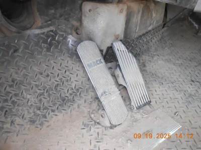 Mack RD688S Throttle Position Sensor