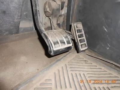 Volvo VNL Throttle Position Sensor