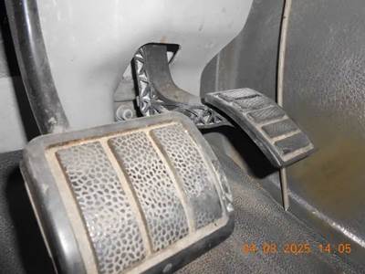 Volvo VNL Throttle Position Sensor