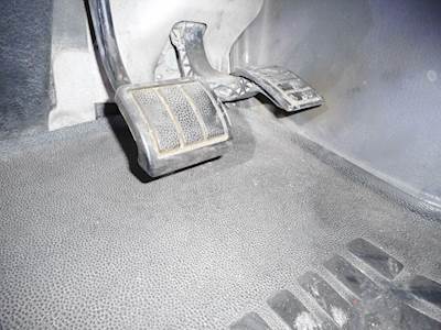 Volvo VNL780 Throttle Position Sensor for a 2005 Volvo VNL 780