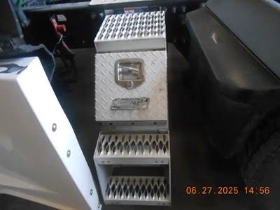 Freightliner Cascadia Tool Box