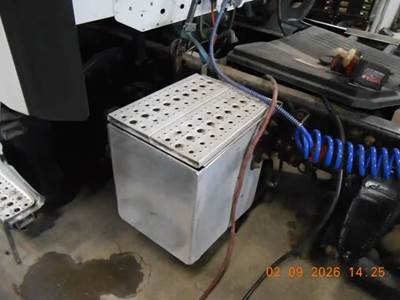 Freightliner Century Class Tool Box