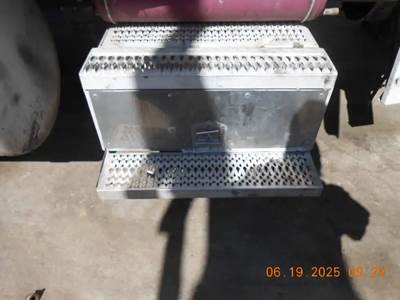 Peterbilt 379 Tool Box