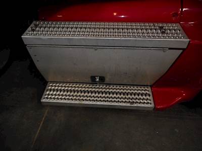 Peterbilt 587 Tool Box