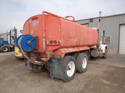 International 9300 4000 Gallon Water Truck - Cummins 350HP, 9 Speed Manual
