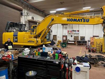 Komatsu PC240LC-11 Excavator