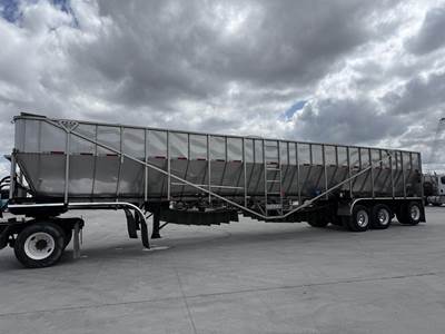 BTR 50ft Tri Axle Stainless Steel Belt Trailer - Air Ride