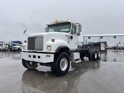 International Paystar 5500 Tandem Axle Cab & Chassis Truck - Cummins, 450HP, 8Ll Manual