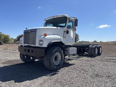 International Paystar 5500 Tandem Axle Cab & Chassis Truck - Cummins, 400HP, 8Ll Manual