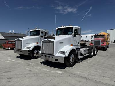 Kenworth T800 Day Cab Truck - Cummins, 18 Speed Manual