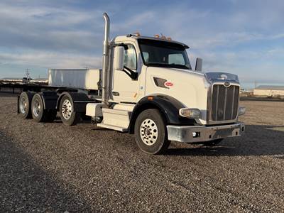 Peterbilt 567 Tri Axle Day Cab Truck - Paccar 455HP, 12 Speed Automatic