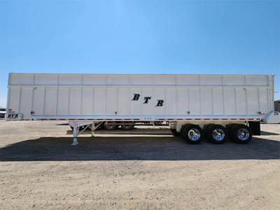 BTR 44x102 Tri Axle Live Floor Trailer - Air Ride, Fixed Axle