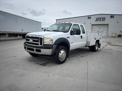 Ford F-450 XLT Mechanic / Service Truck - 300HP, Automatic