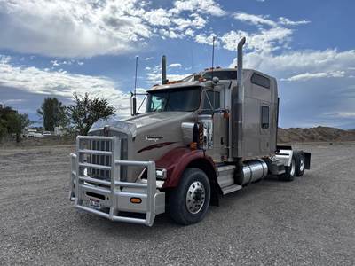 Kenworth T800 Sleeper Semi Truck - Raised Roof Sleeper, Cummins, 18 Speed Manual