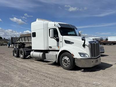 Peterbilt 579 Sleeper Semi Truck - Raised Roof Sleeper, Cummins 450HP, 18 Speed Manual